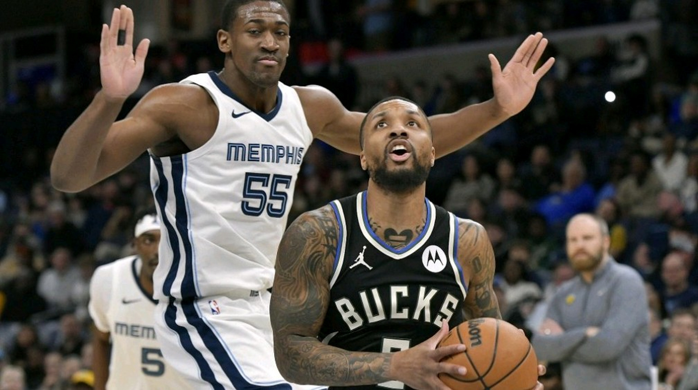 灰熊碾压雄鹿，范弗利特关键制胜