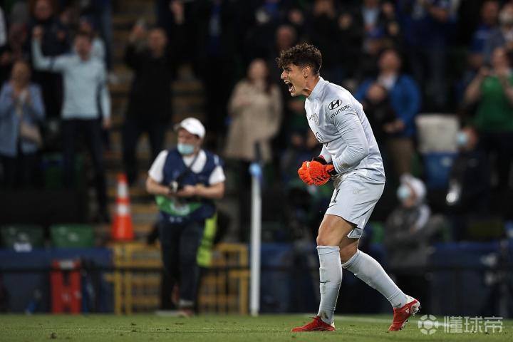 英格兰完胜那不勒斯，门迪高光表现