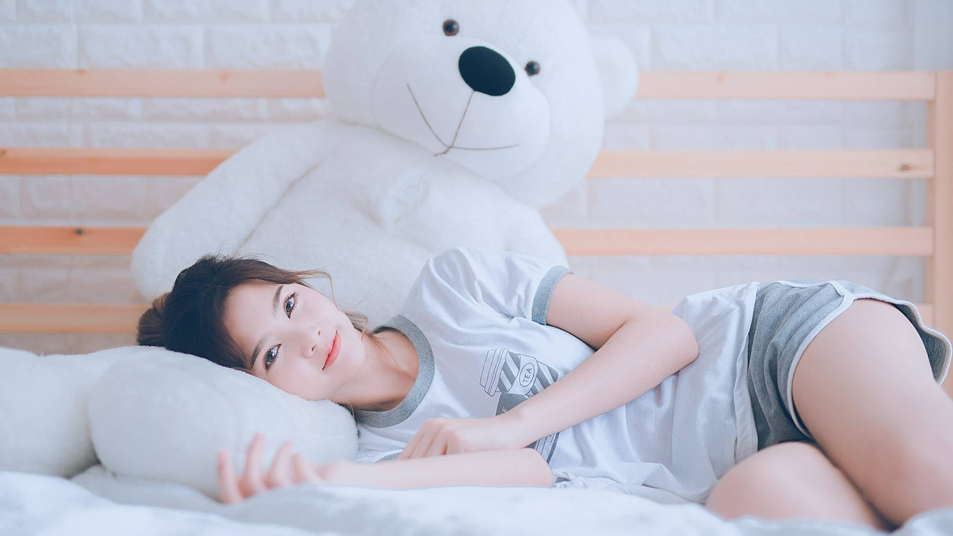 英超争冠焦点战风云再起，勒沃库森提前终结悬念下的玻利维亚启示