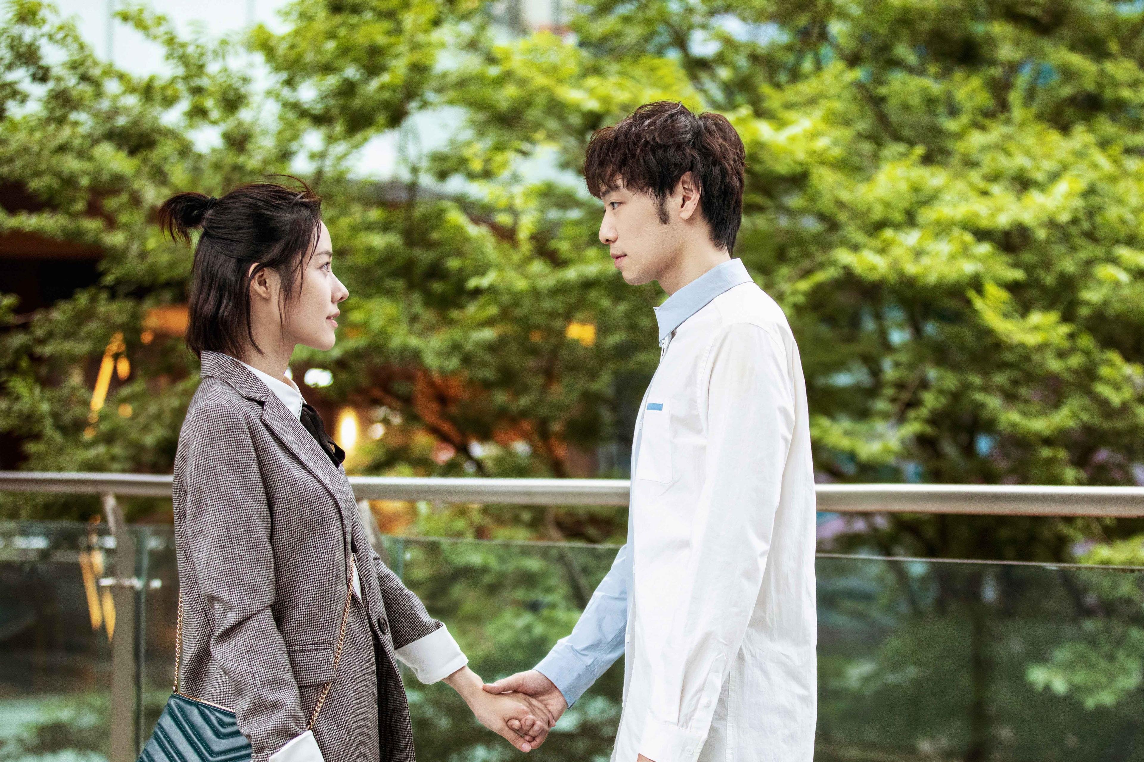 沙漠玫瑰与铁血白鹰的对决,当硬仗之王本泽马照亮世界杯暗夜