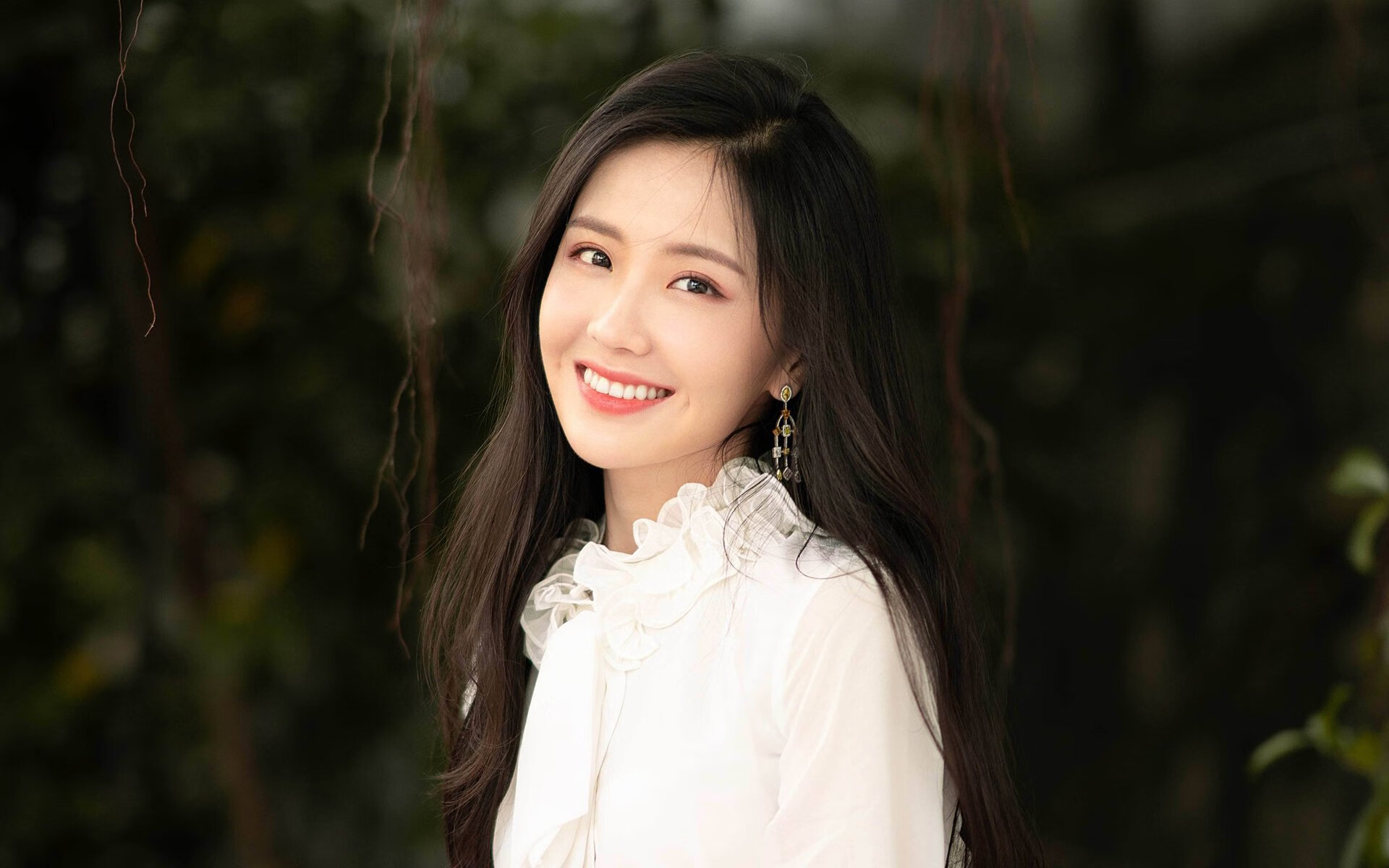 足球场上，他用篮球的方式统治了比赛—记英超争冠之夜的隐形指挥家