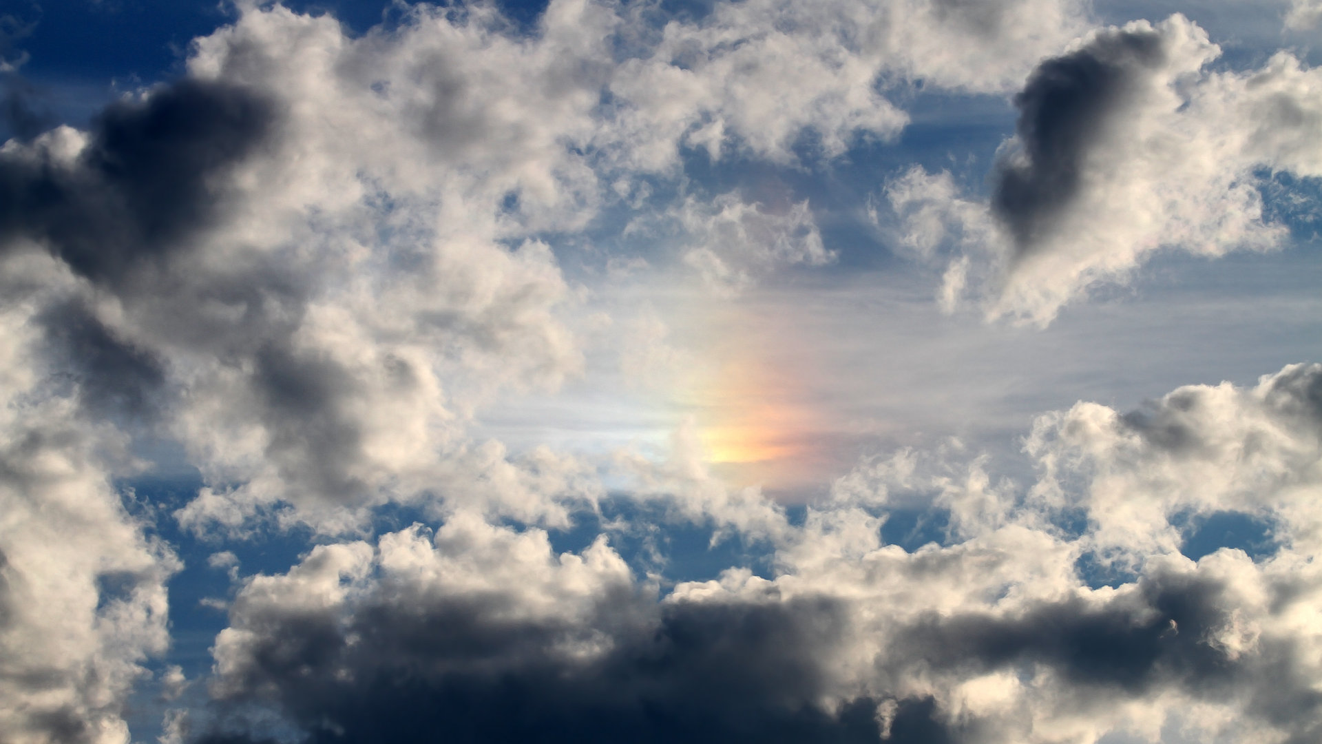 铁卫阿坎吉的冠军级演出，冻结曼联英格兰帮，曼城晋级之路的基石