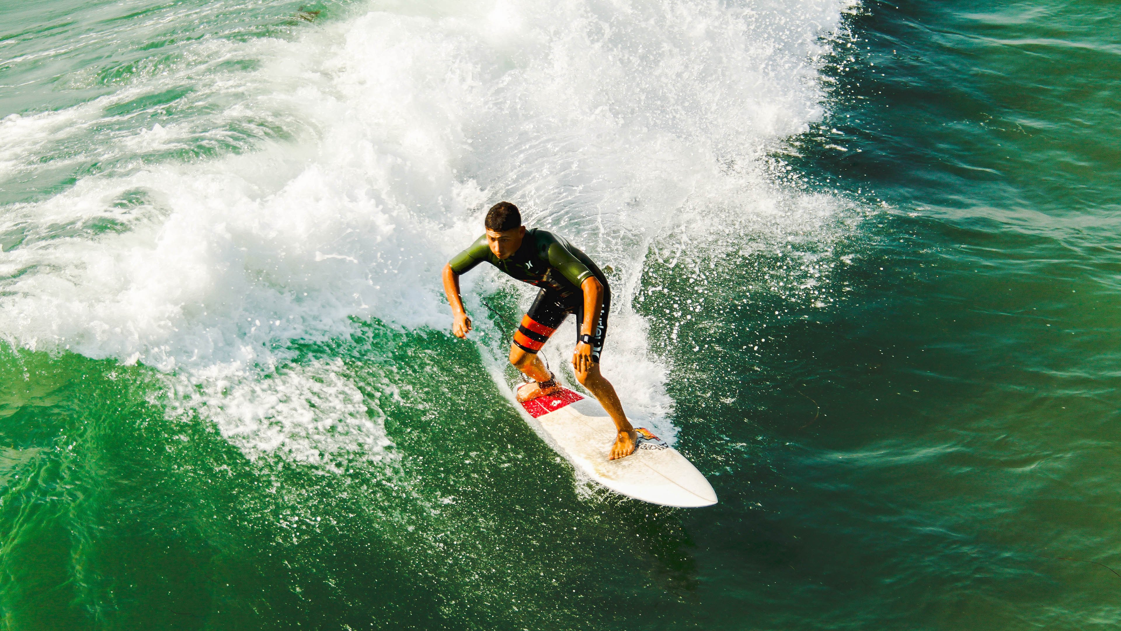 逆袭之夜，帕尔默一锤定音，莱比锡红牛险胜伊朗豪门