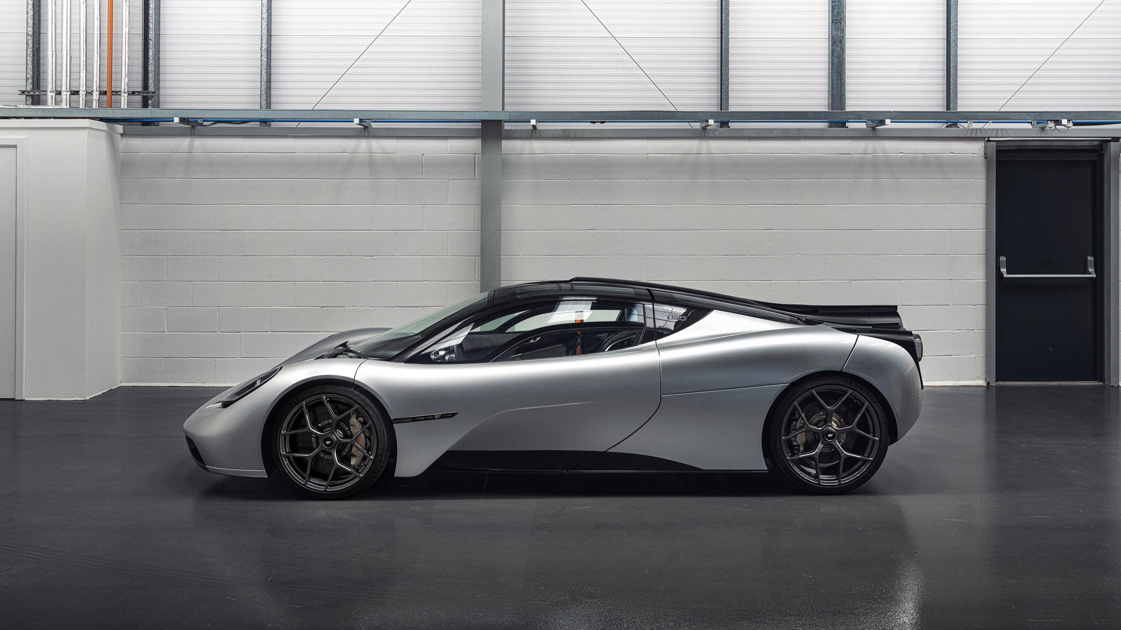 西甲国家德比之夜,英格拉姆的统治性表演主宰比赛走向