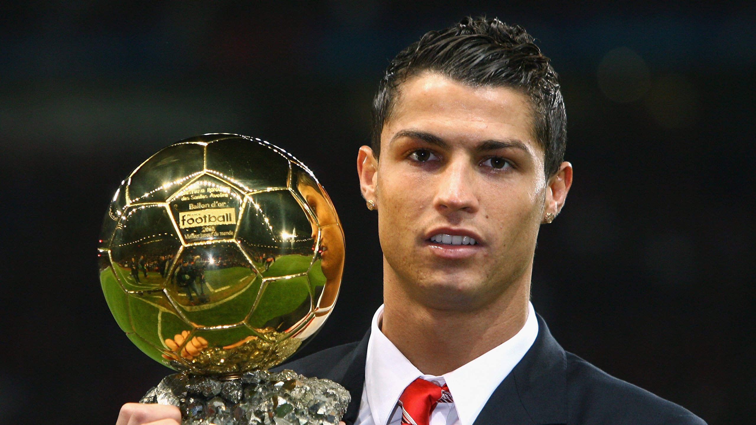 窒息与逆奏，富安健洋如何成为荷兰黄金变奏曲中最强音？